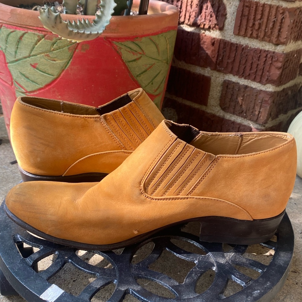 Vintage heeled leather chamula Sz 8